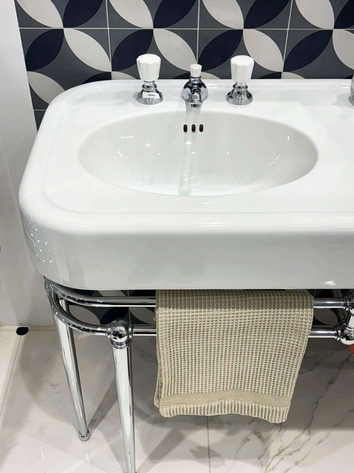 Consolle Memphis+doppio Lavabo <br>by Devon&Devon