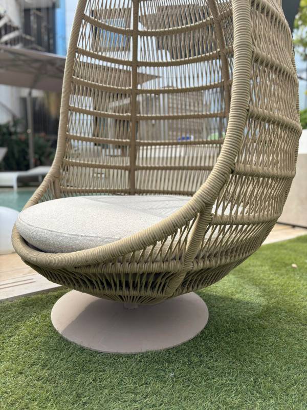 Sedia Panama a uovo con base <br>by Talenti