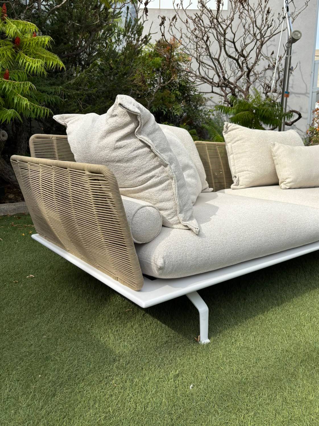 Divano con penisola Cruise//Alu<br>by Talenti
